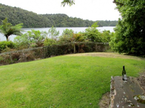 Lake Rotoehu Accommodation - Lake Rotoehu Holiday Home